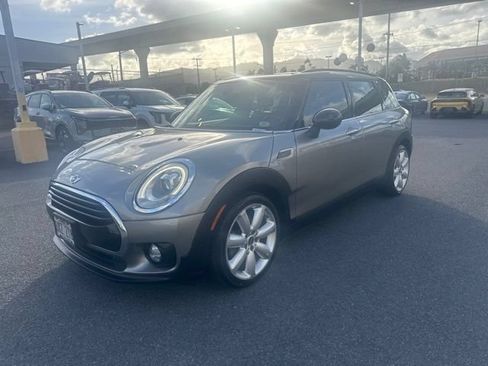 Used 2016 MINI Cooper Clubman FWD image 1