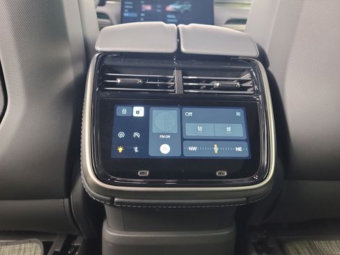 Used 2024 Rivian R1S Adventure image 30