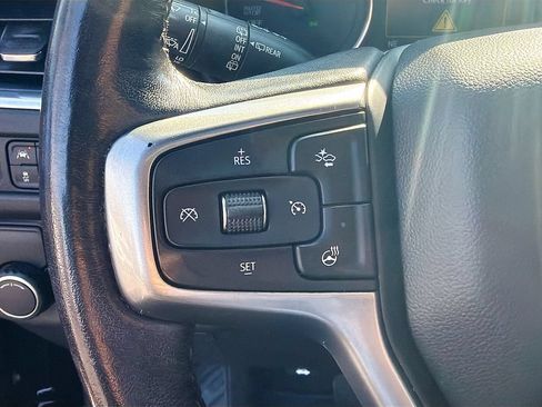 Used 2021 Chevrolet Suburban LT w/ LT Signature Package RWD image 38