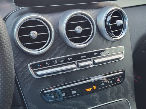 Used 2023 Mercedes-Benz GLC 300 4MATIC Coupe image 19