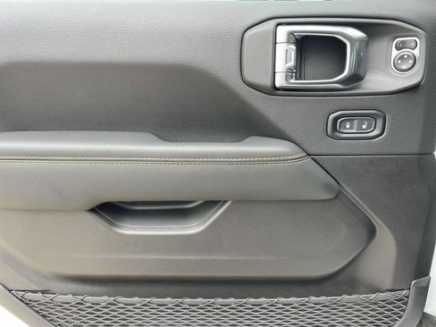 New 2025 Jeep Gladiator Sport w/ Premium Package image 28