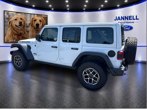 Used 2024 Jeep Wrangler Unlimited Rubicon w/ Technology Group AWD/4WD image 8