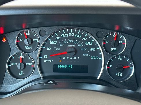 Certified 2025 GMC Savana 3500 LT w/ LT Preferred Equipment Group RWD image 31