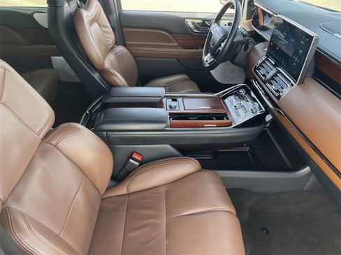Certified 2023 Lincoln Navigator Reserve image 10