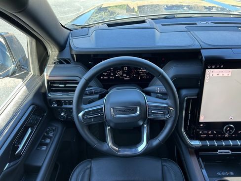 Certified 2025 GMC Yukon Denali image 29