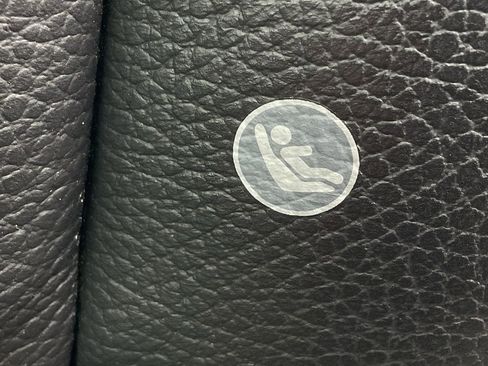 Used 2017 Volvo XC90 T6 Momentum w/ Vision Package image 16