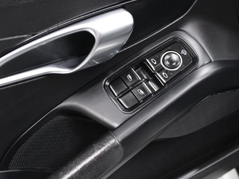 Used 2021 Porsche 718 Boxster w/ Premium Package RWD image 6