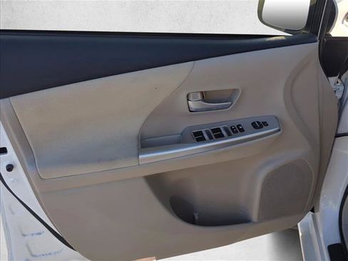 Used 2014 Toyota Prius V Three FWD image 7