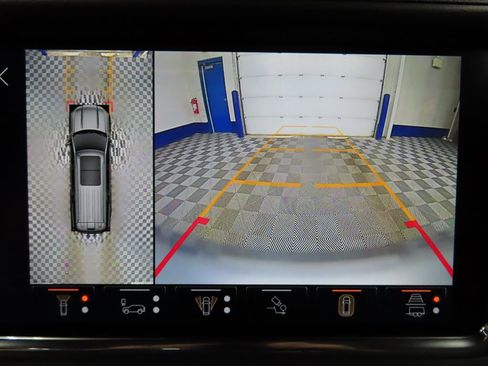 Used 2024 GMC Yukon XL Denali w/ Advanced Technology Package image 16