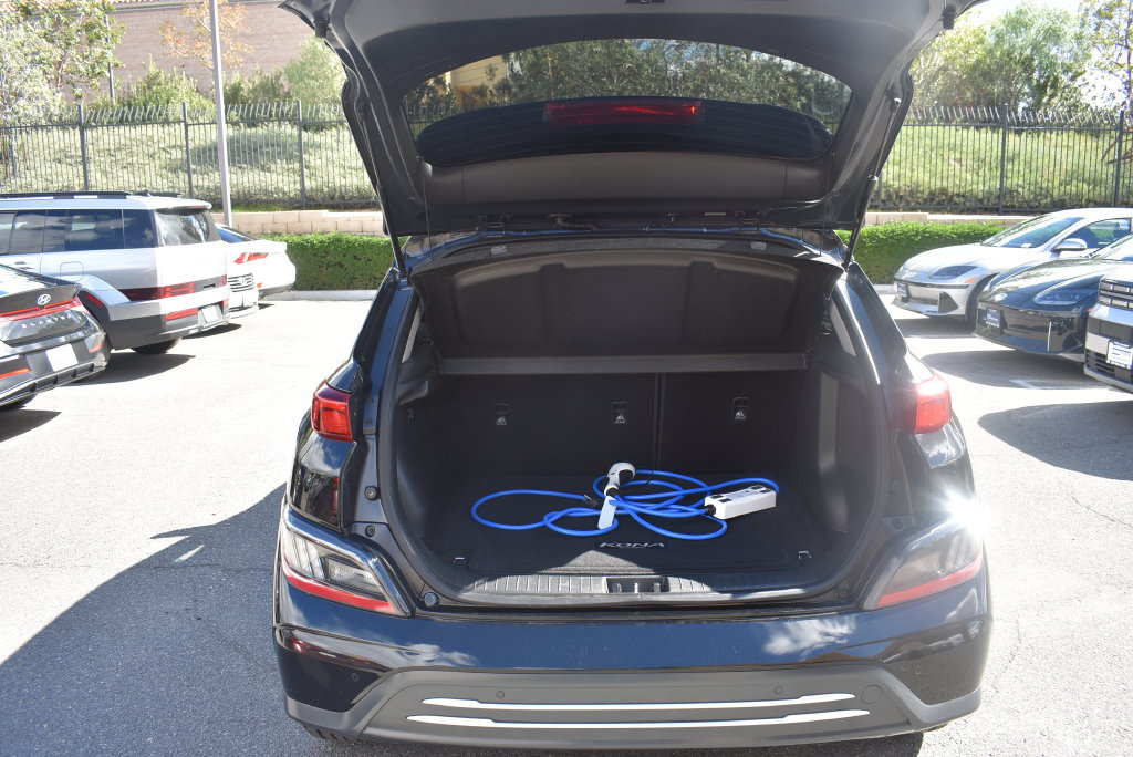 Certified 2023 Hyundai Kona Limited FWD image 9