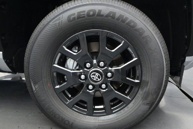 New 2026 Toyota 4Runner SR5 AWD/4WD image 15