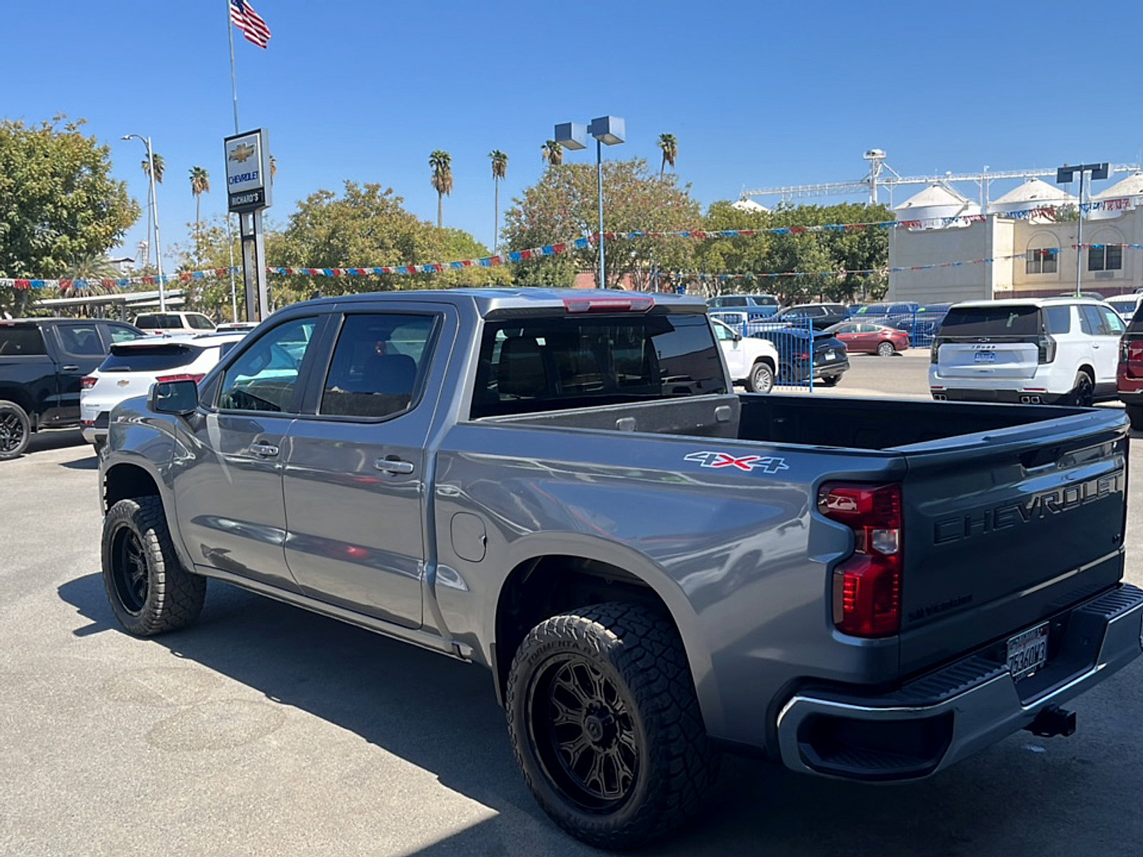 Used 2021 Chevrolet Silverado 1500 LT AWD/4WD image 38