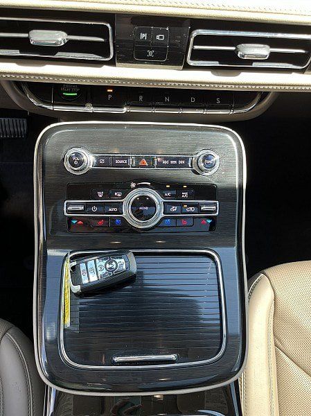Used 2023 Lincoln Nautilus Reserve w/ Equipment Group 201A FWD image 11
