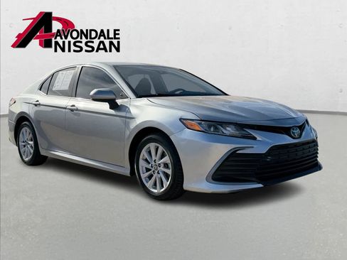 Used 2024 Toyota Camry LE image 9