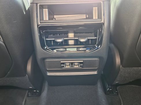 New 2025 Jeep Grand Cherokee 4WD image 24