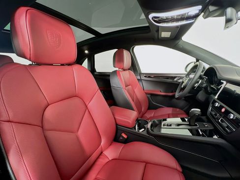New 2026 Porsche Macan image 30