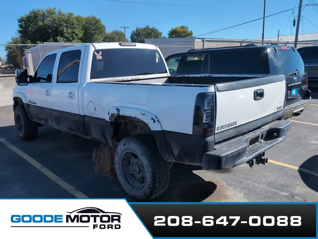 Used 2004 GMC Sierra 2500 SLE w/ Heavy-Duty Power Package AWD/4WD image 3