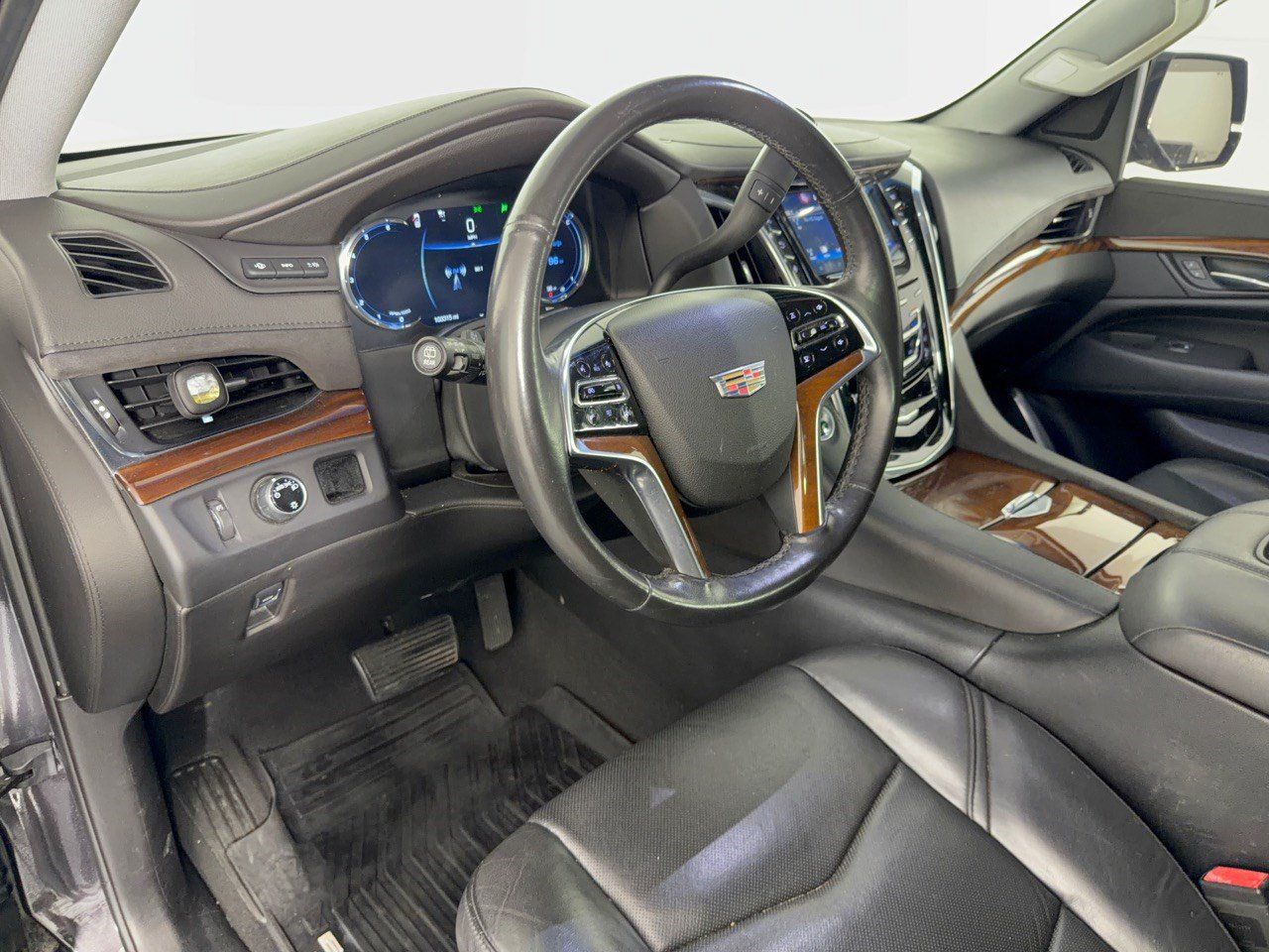Used 2016 Cadillac Escalade ESV Premium RWD image 4