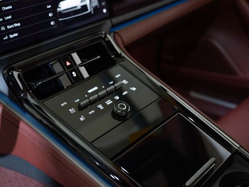 Certified 2026 Porsche Panamera image 22