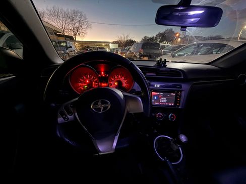 Used 2014 Scion tC image 21