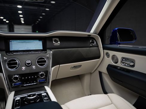 Used 2019 Rolls-Royce Cullinan AWD/4WD image 42