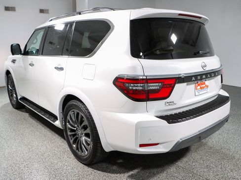 Used 2024 Nissan Armada Platinum w/ Captain's Chairs Package AWD/4WD image 9