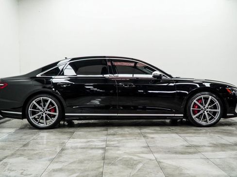 Used 2022 Audi S8 4.0T image 10
