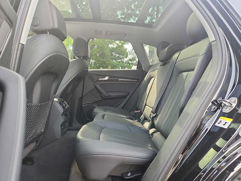 Used 2019 Audi Q5 2.0T Premium Plus w/ Premium Plus Package AWD/4WD image 10