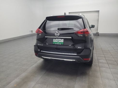 Used 2018 Nissan Rogue SV w/ Premium Package FWD image 7