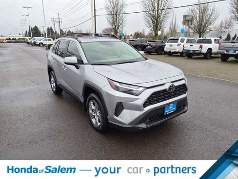 Used 2025 Toyota RAV4 XLE image 24