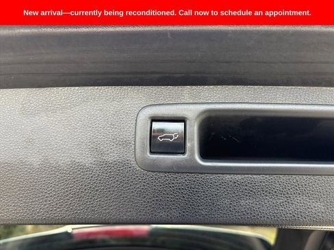 Used 2021 Toyota Highlander XLE image 28