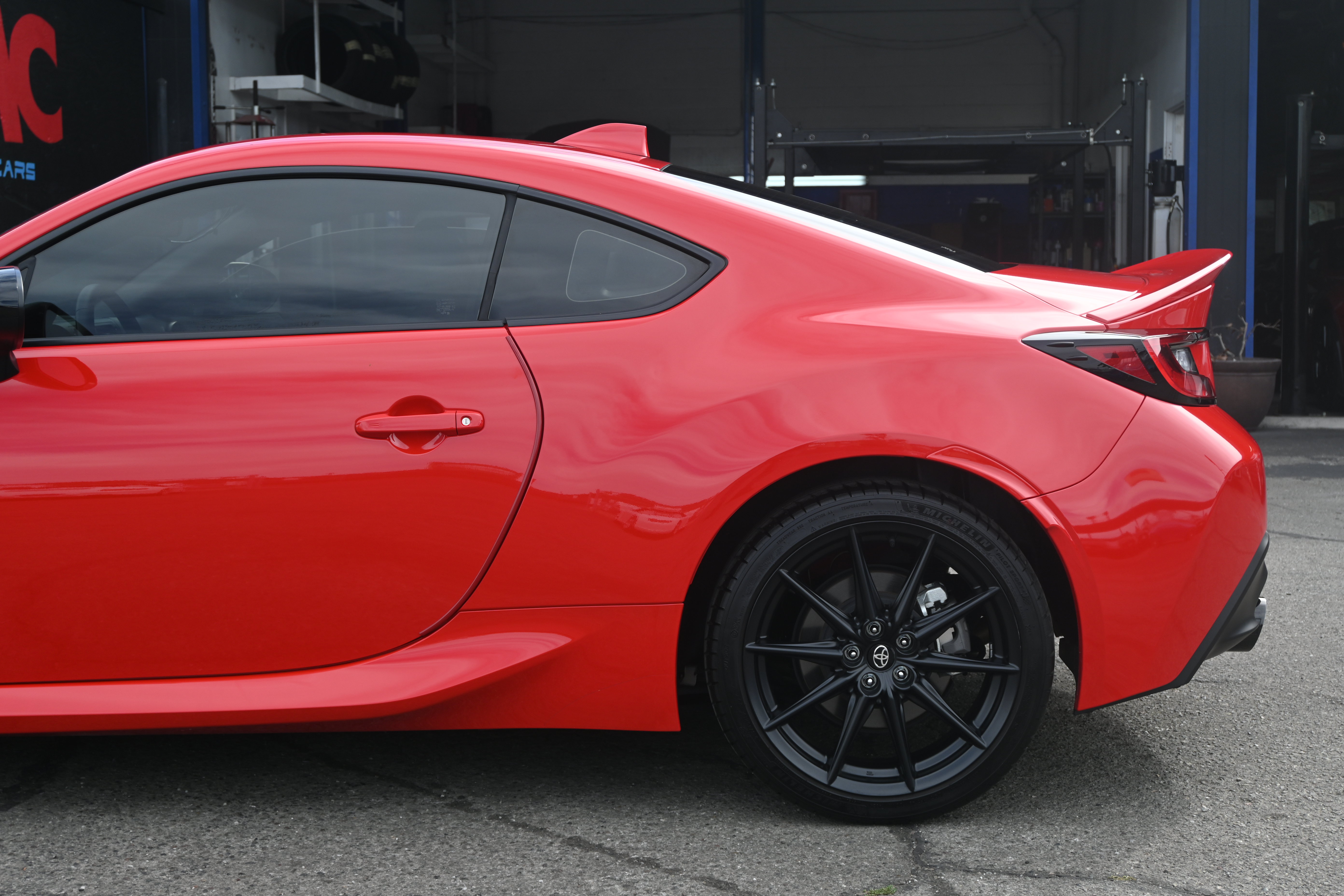 Used 2025 Toyota GR86 Premium w/ ALL Weather Mat Package (TMS) RWD image 10