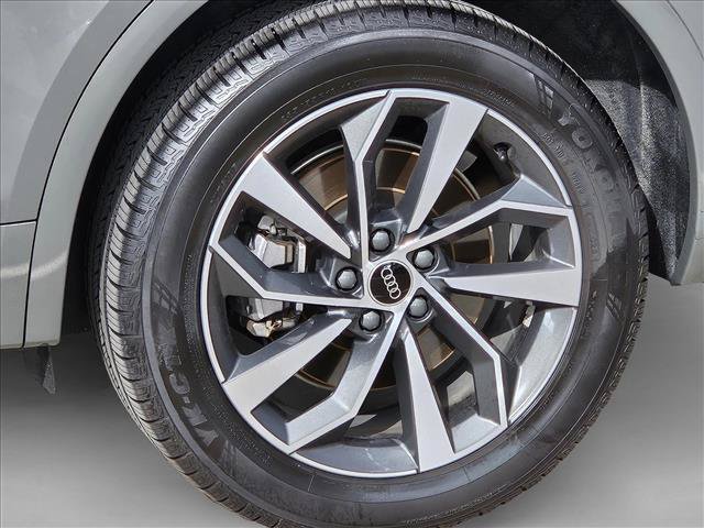 Certified 2023 Audi Q5 2.0T Premium w/ Convenience Package AWD/4WD image 9