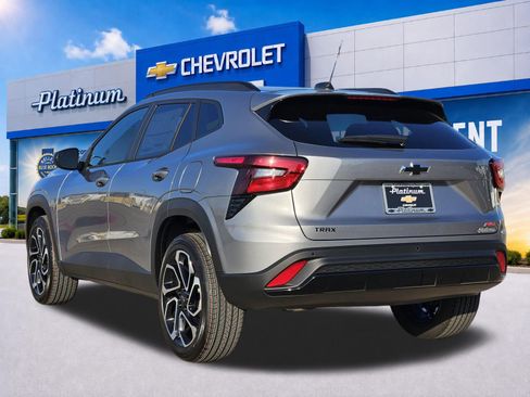 New 2026 Chevrolet Trax RS w/ Sunroof Package FWD image 4