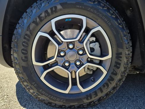 Used 2022 Jeep Grand Cherokee Trailhawk AWD/4WD image 13