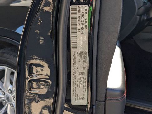 Used 2023 Dodge Durango GT image 35