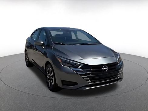 Used 2025 Nissan Versa SV FWD image 3