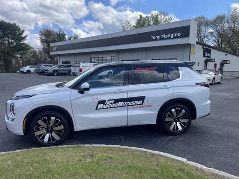 New 2026 Mitsubishi Outlander AWD image 4