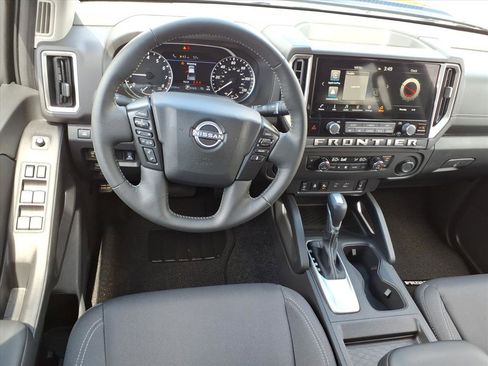 Certified 2025 Nissan Frontier SV w/ SV Convenience Package AWD/4WD image 6