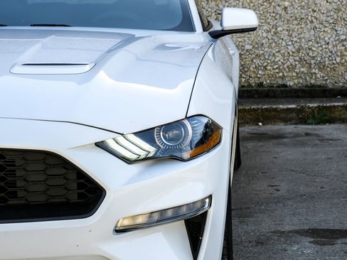 Used 2022 Ford Mustang Premium image 37