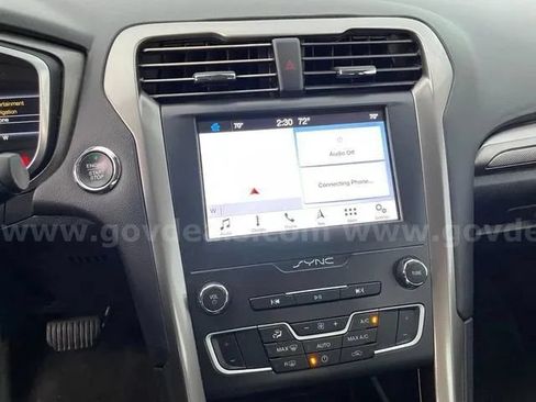 Used 2019 Ford Fusion SE FWD image 14