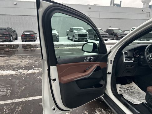 Used 2019 BMW X5 xDrive40i w/ Convenience Package image 11