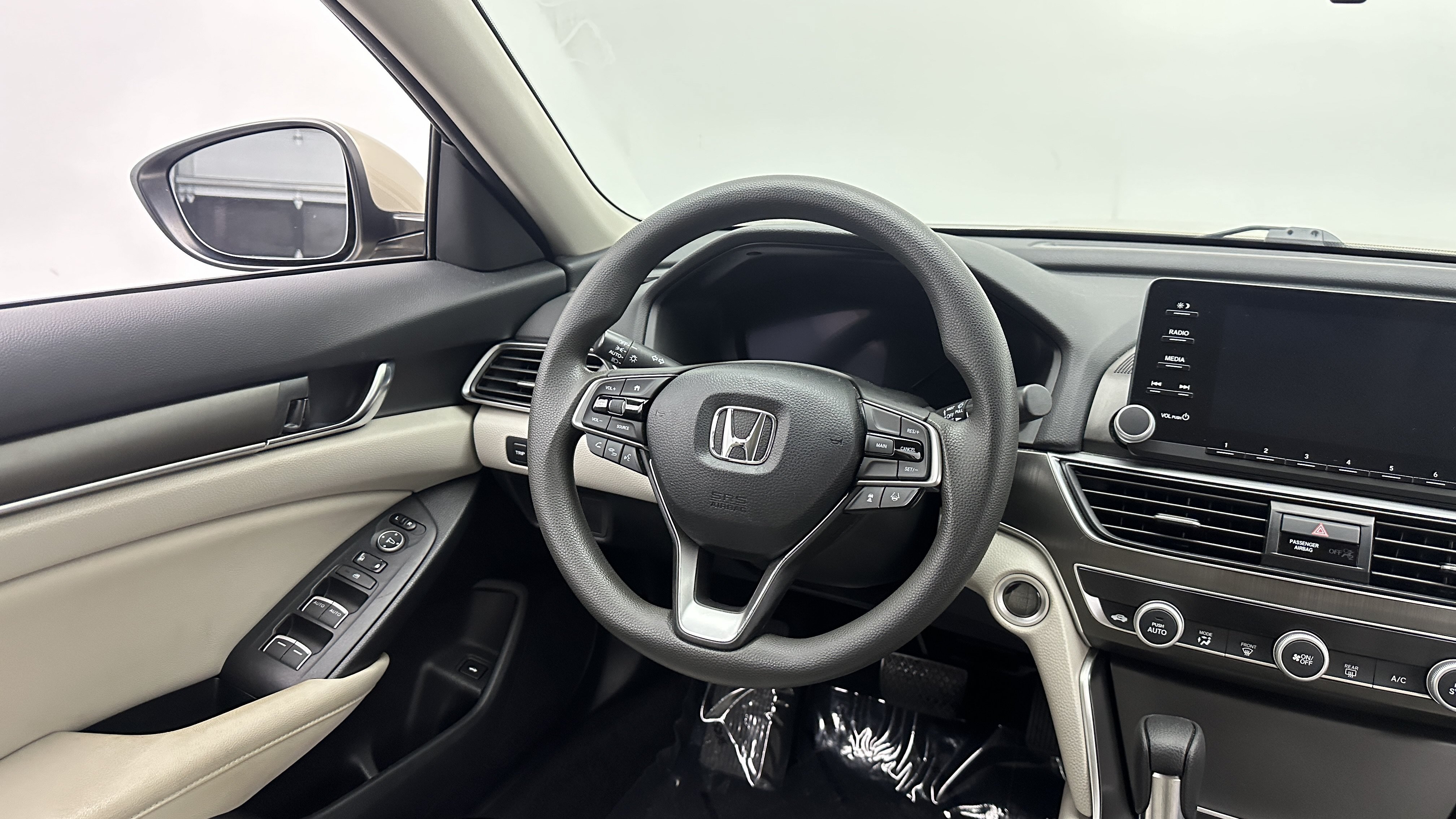 Used 2018 Honda Accord LX image 26