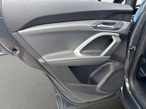 Used 2025 Audi Q5 Premium image 12