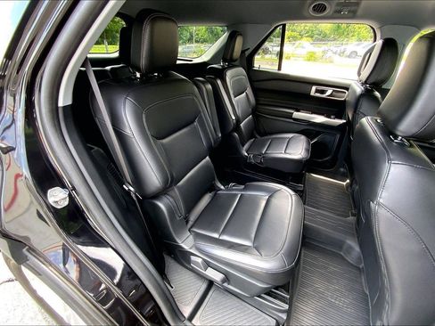 Used 2024 Ford Explorer XLT w/ Equipment Group 202A AWD/4WD image 25