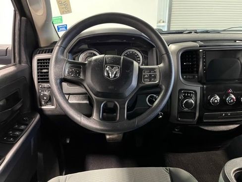 Used 2015 RAM 1500 Express RWD image 21