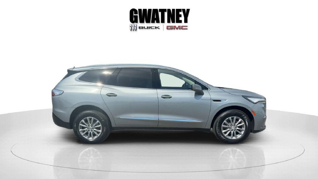 Used 2024 Buick Enclave Essence FWD image 2