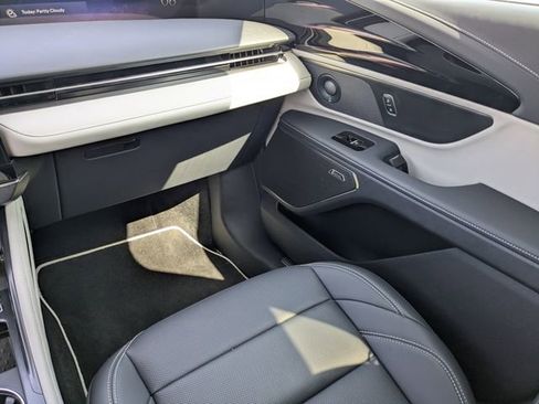 Used 2025 Lincoln Nautilus Premier w/ Equipment Group 102A image 16