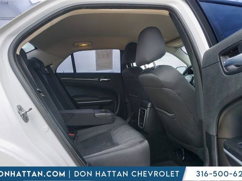 Used 2023 Chrysler 300 Touring w/ Sport Appearance Package image 20