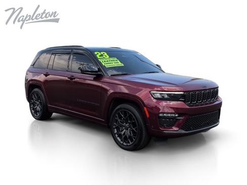 Used 2023 Jeep Grand Cherokee Summit w/ High Altitude Package AWD/4WD image 8